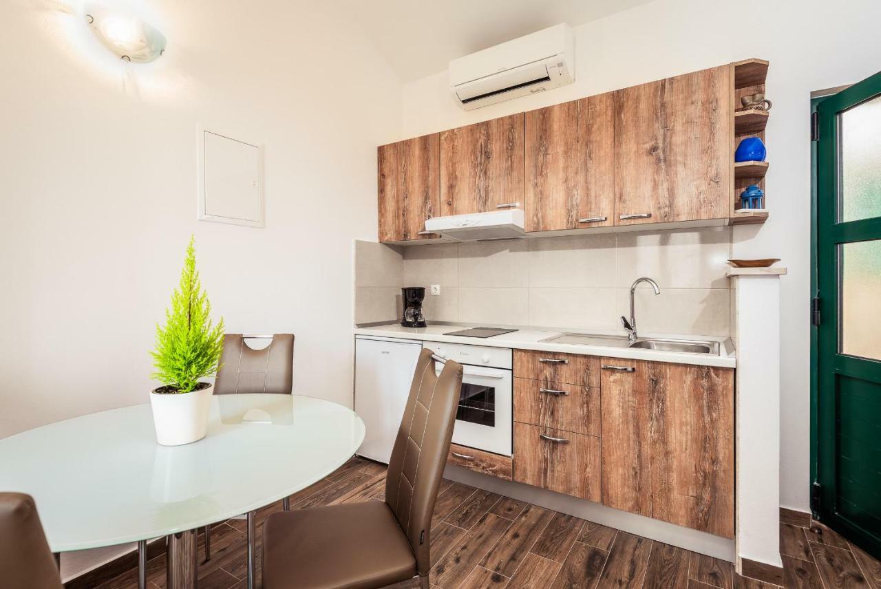 Apartmani Kremena Small Beach 200M Klek Buitenkant foto