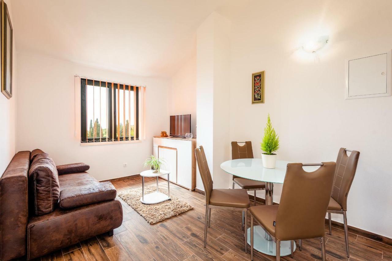 Apartmani Kremena Small Beach 200M Klek Buitenkant foto